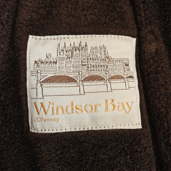 Vintage (potentially 70s) Windsor Bay over coat with zip out liner and bonnet - Picture 3 of 11